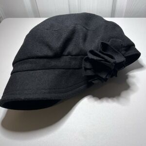 Angela & William Black White Newsboy Cap Elastic OS Y2K Wool Blend Flower Accent